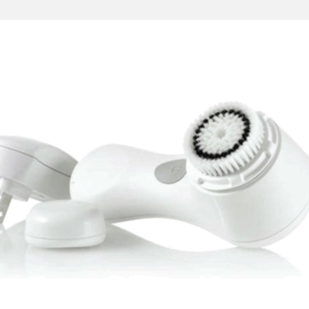 Clarisonic Mia 2 with 3 unused brush heads